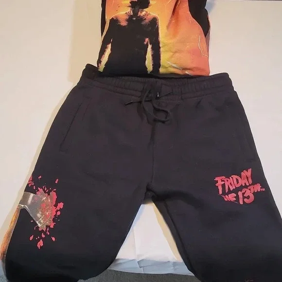 [Updated] Matching 'Nightmare on Elm Street' Sweater Set - Picture 4 of 7